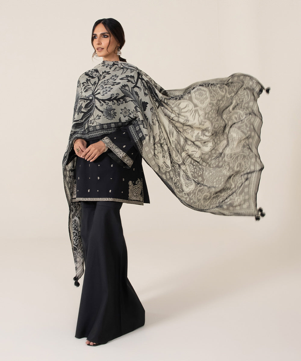 3 Piece - Embroidered Textured Lawn Suit