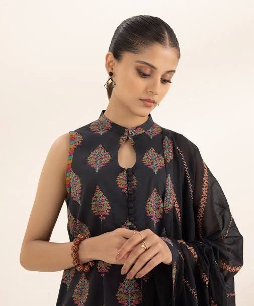 3 PIECE - EMBROIDERED LAWN SUIT