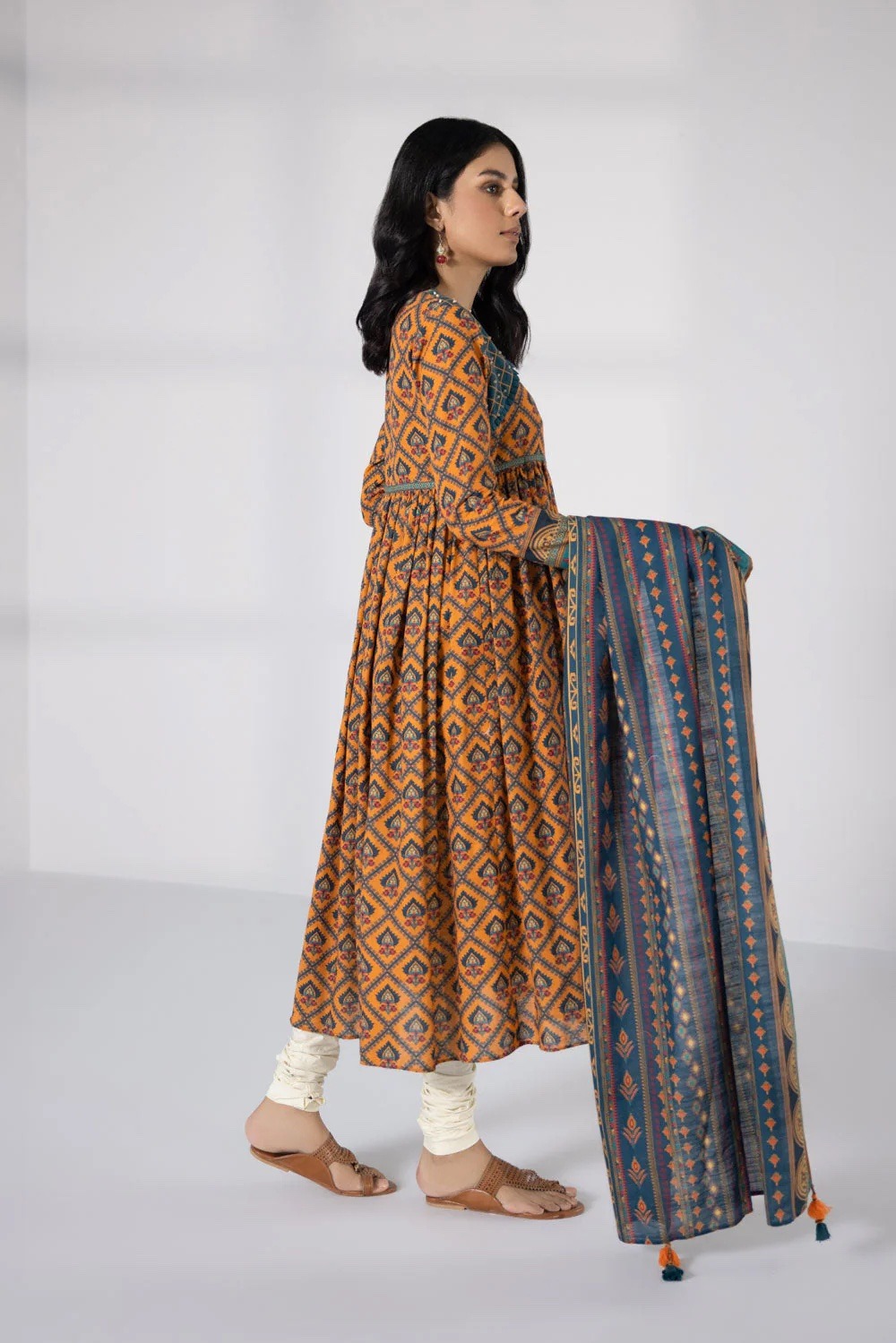 2 Piece - Printed Khaddar Suit
