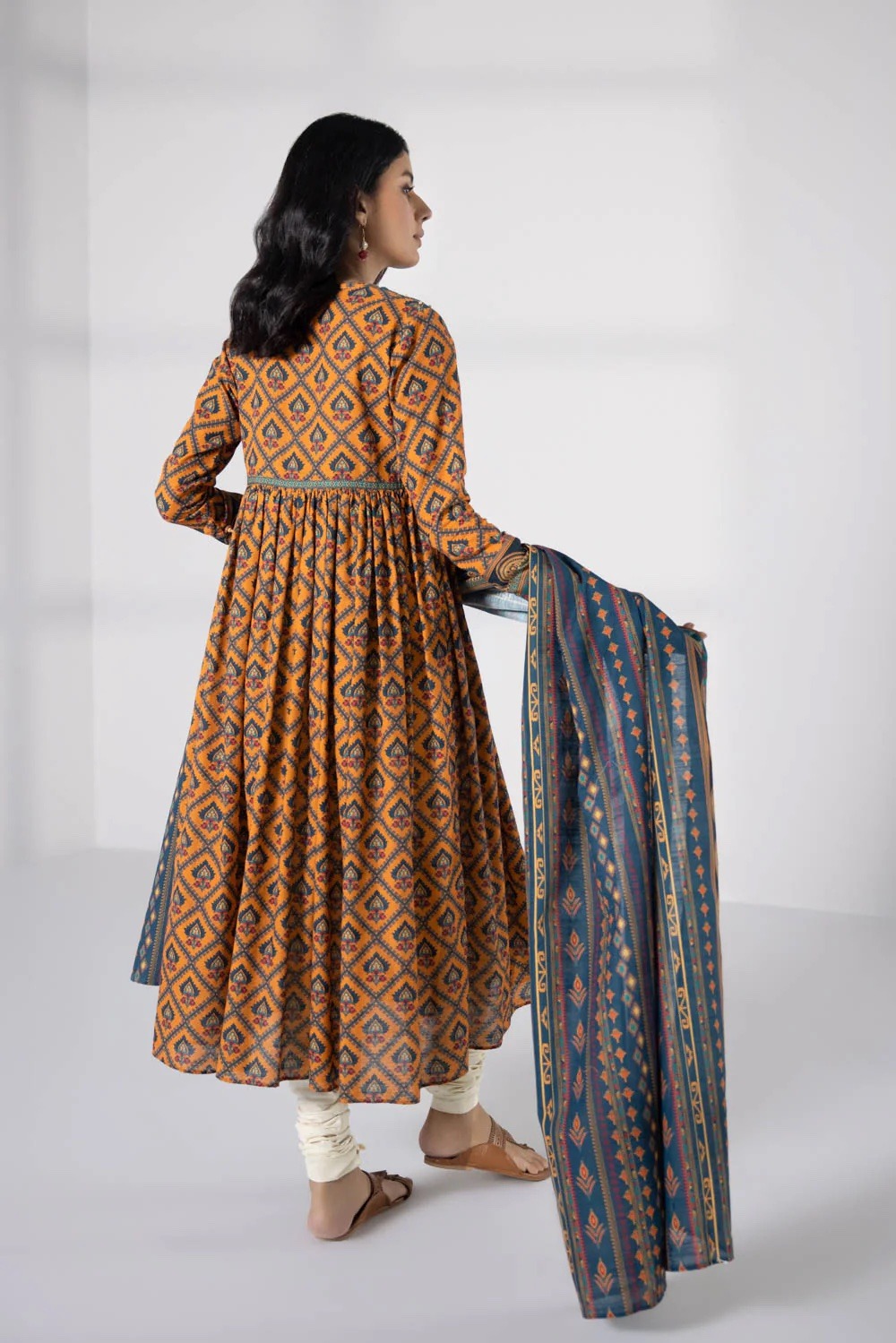 2 Piece - Printed Khaddar Suit