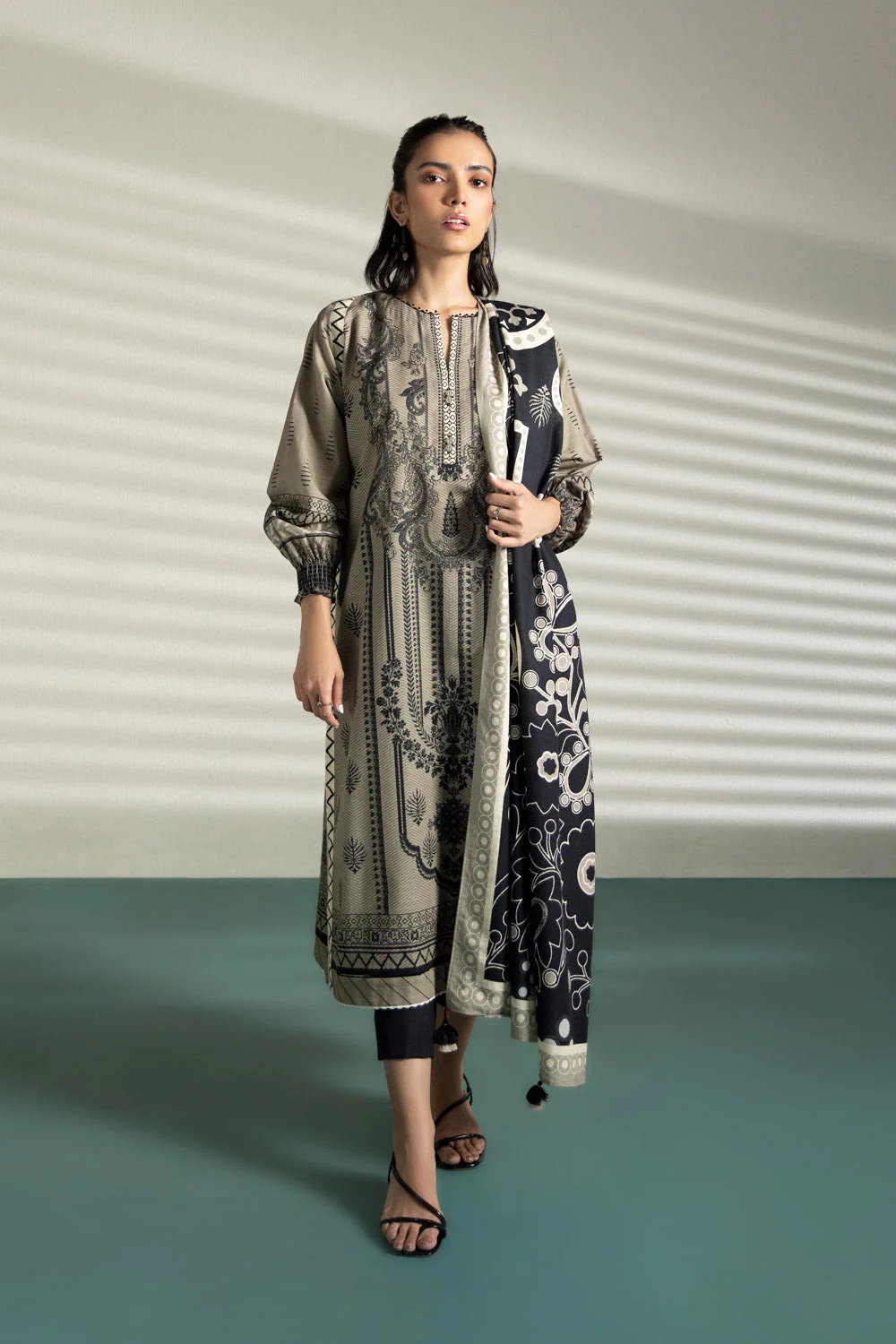 2 Piece - Printed Khaddar Suit
