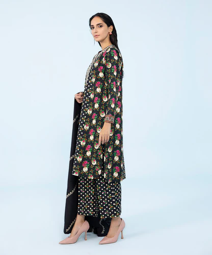 3 Piece - Embroidered Light Khaddar Suit