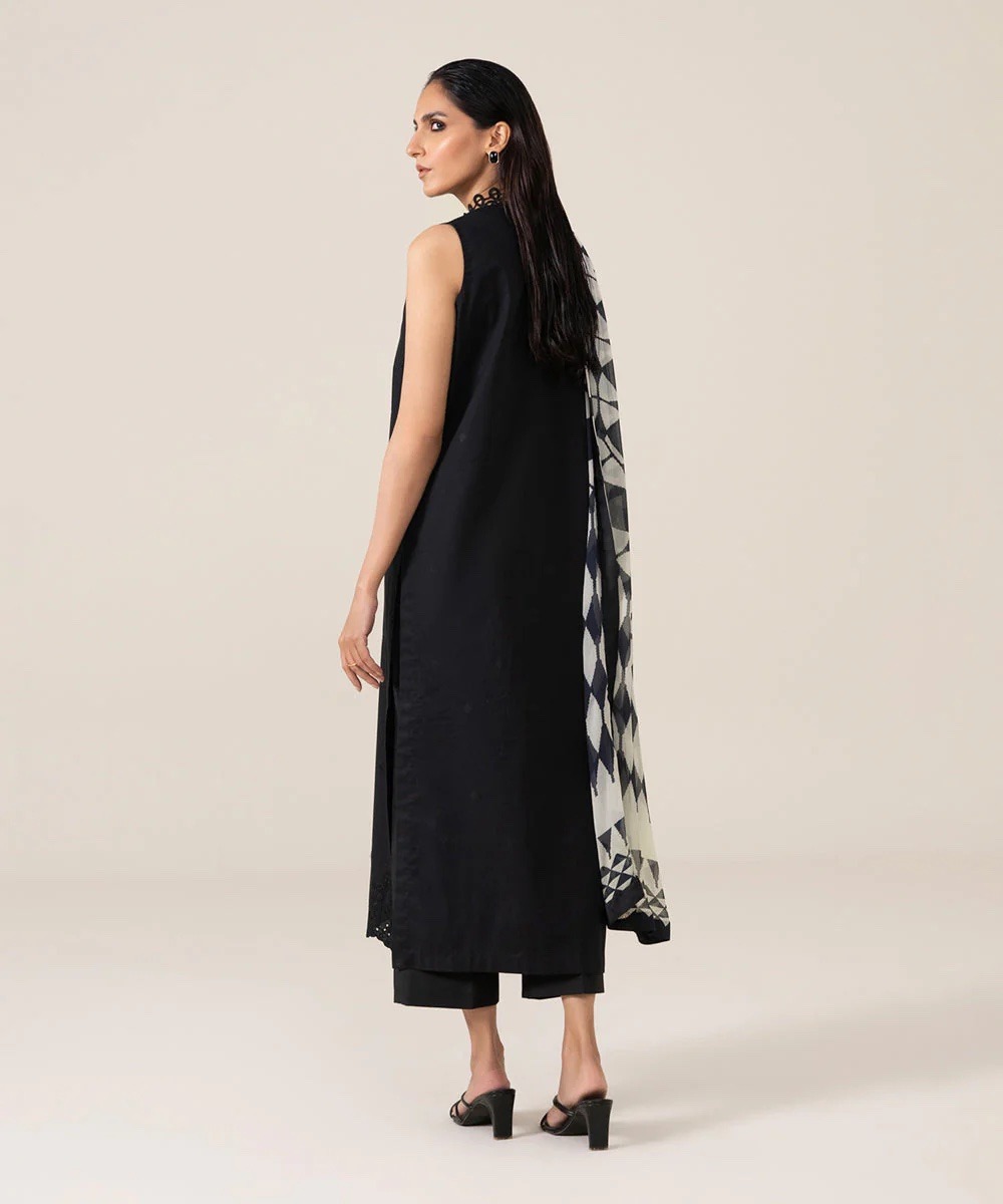 3 Piece - Embroidered Textured Lawn Suit