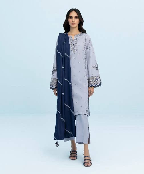 3 Piece - Embroidered Cotton Karandi Suit