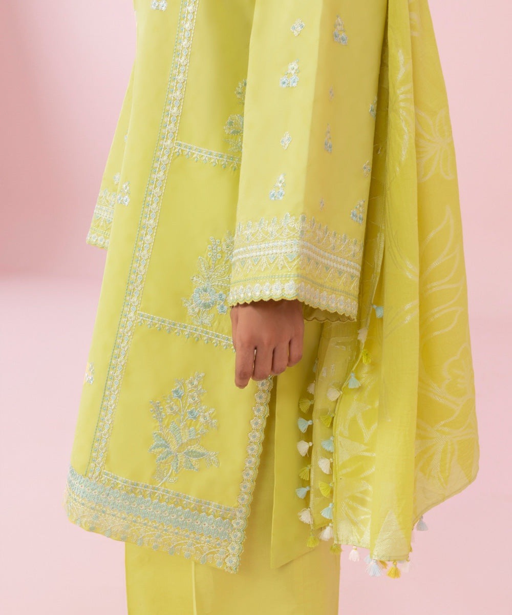 3 Piece - Embroidered Lawn Suit