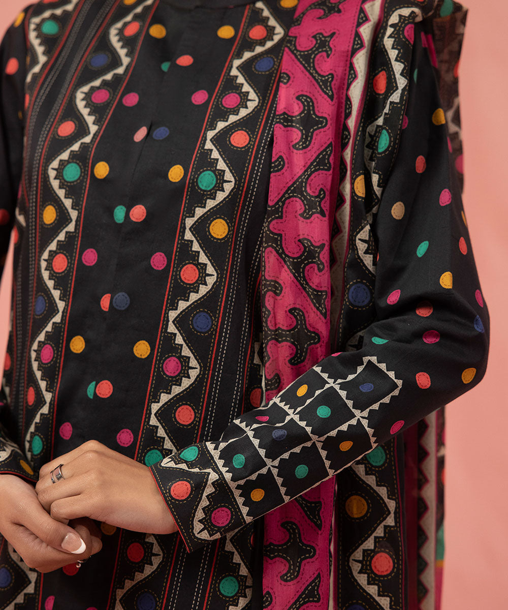 2 Piece – Digital Printed Lawn Suit