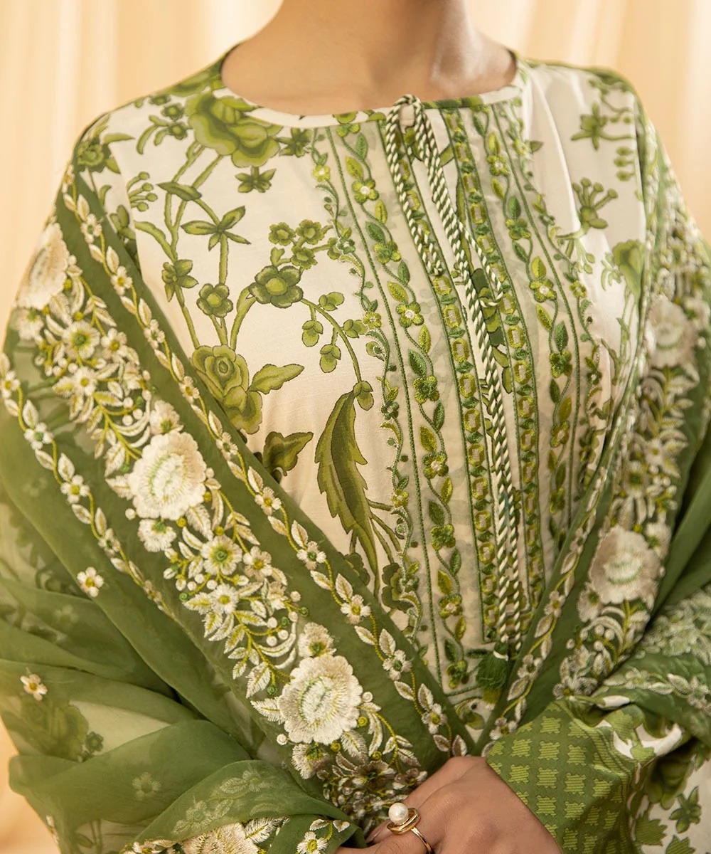 3 Piece - Digital Printed Textured Lawn Suit