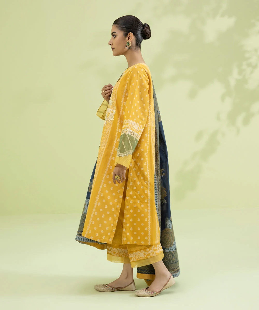 3 Piece - Embroidered Jacquard Suit