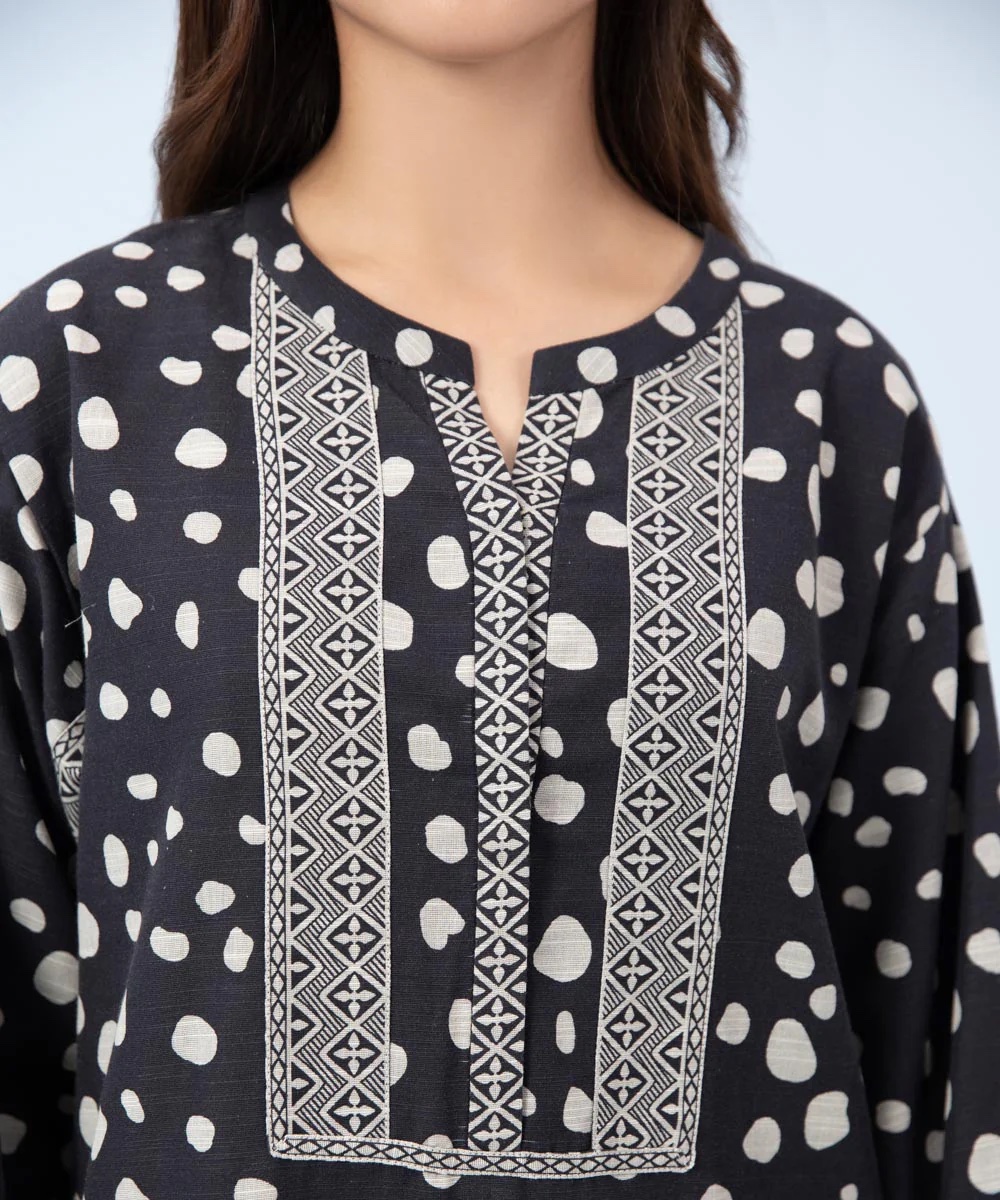 3 Piece - Printed Khaddar Suit