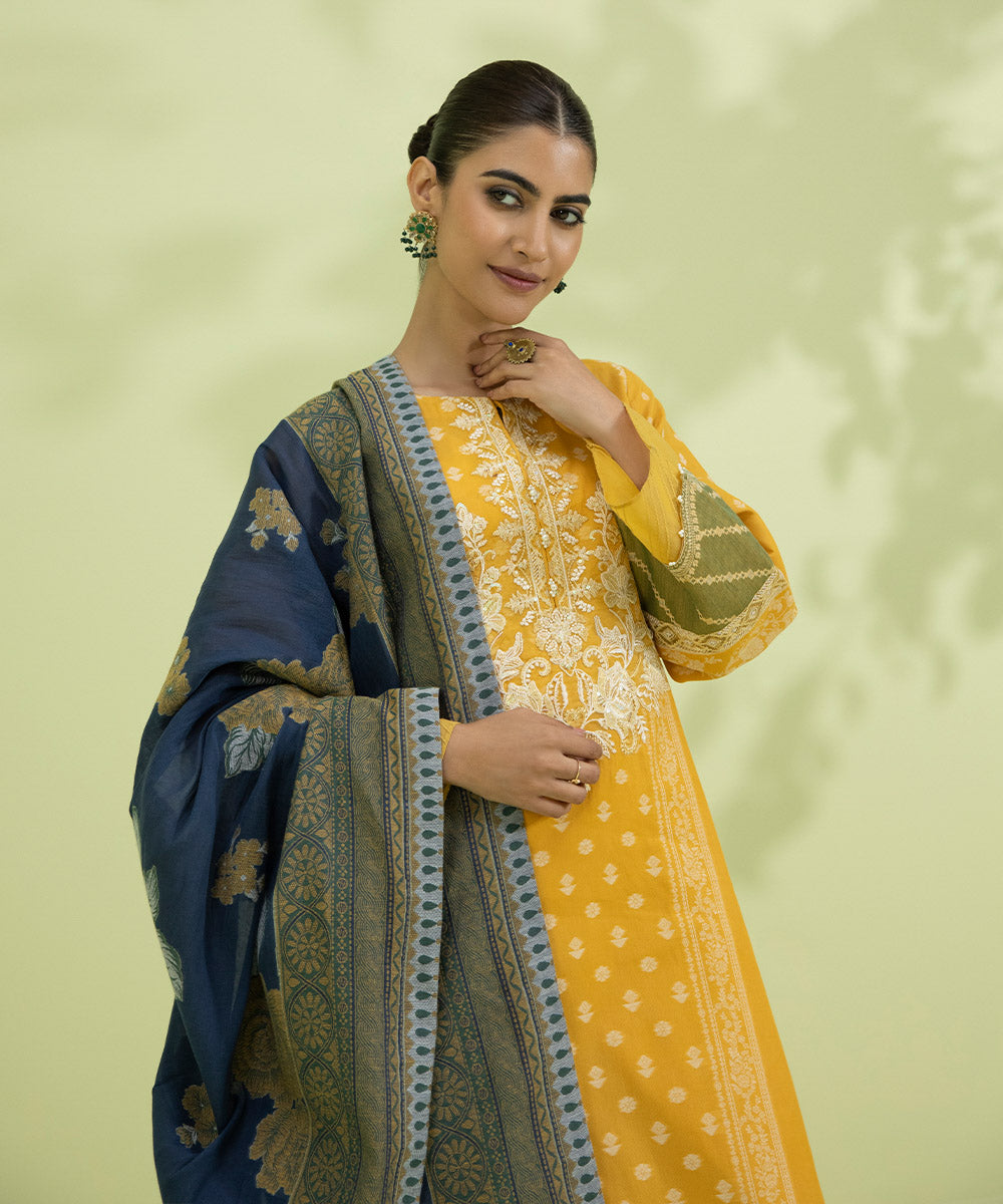3 Piece - Embroidered Jacquard Suit