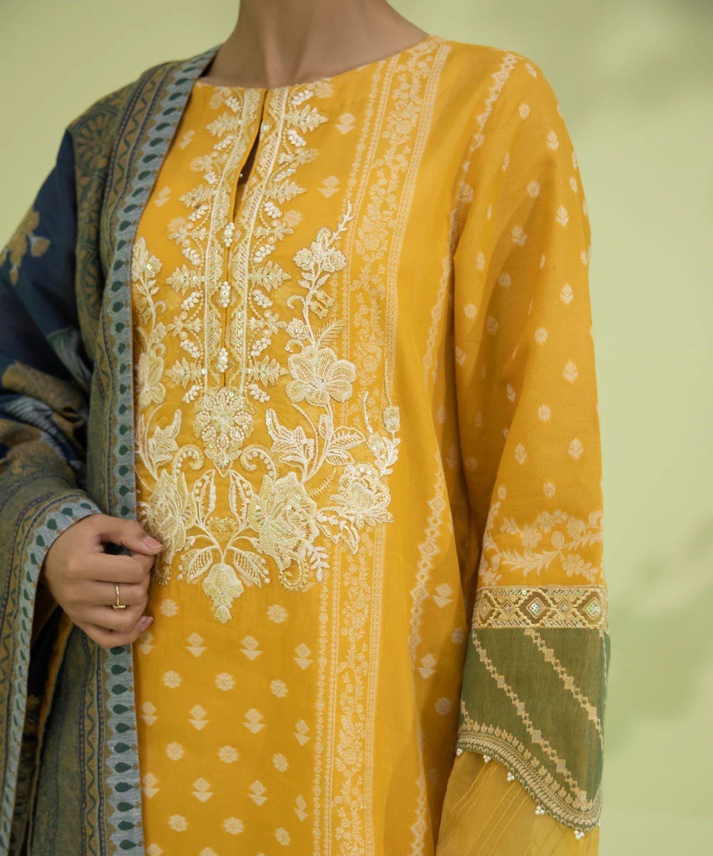 3 Piece - Embroidered Jacquard Suit