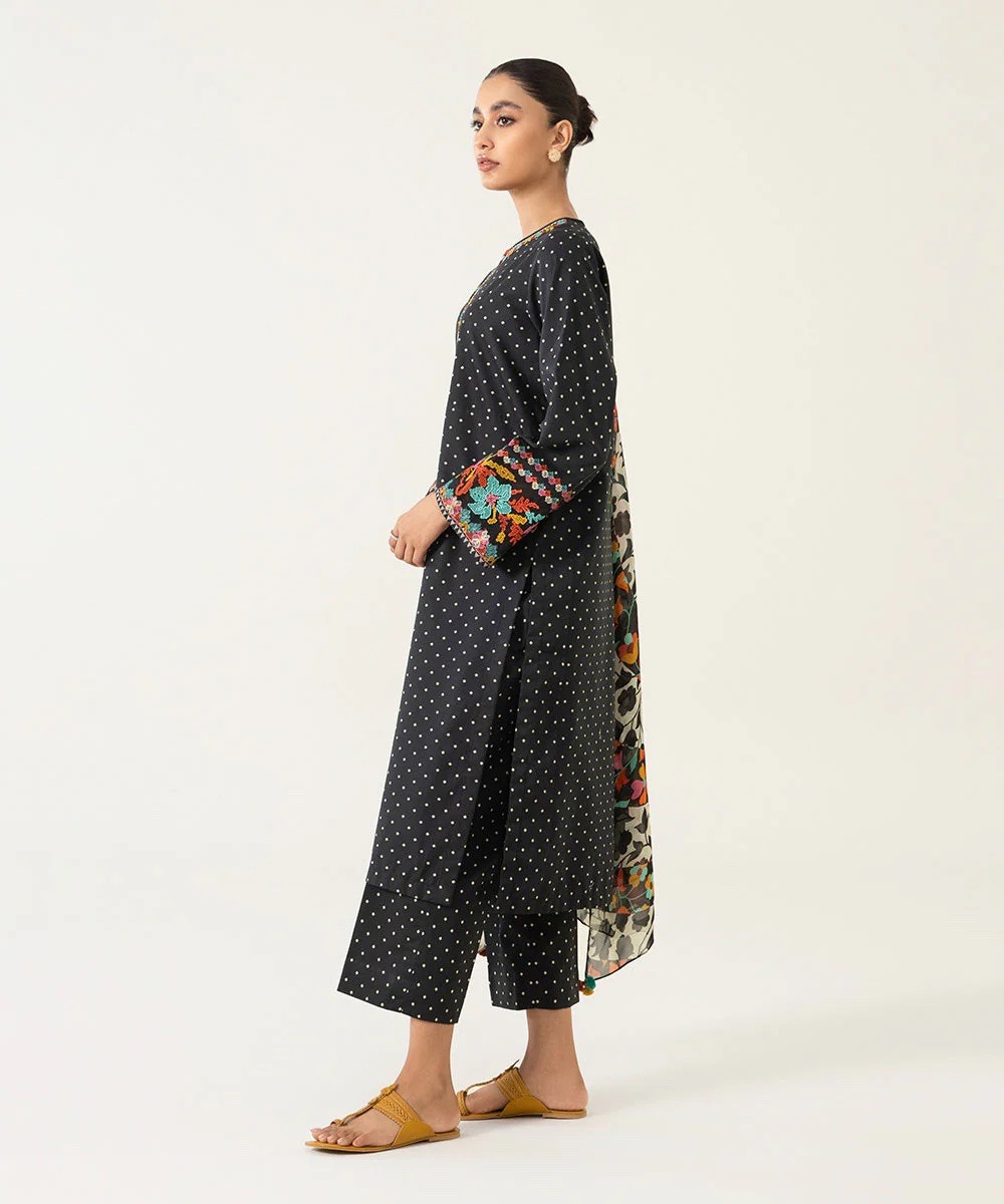 3 Piece - Embroidered Textured Lawn Suit